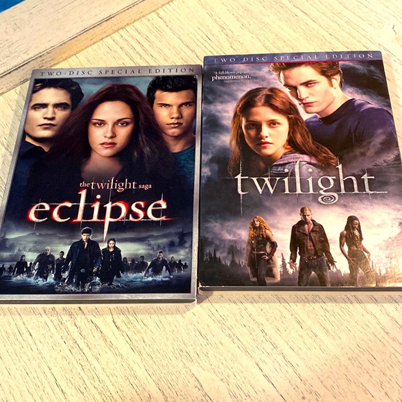 TWILIGHT DVD SET-Two DVD’s from the Twilight Saga - Picture 1 of 3